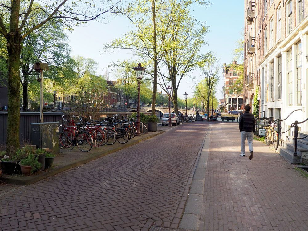Exploring the city of Amsterdam in the Netherlands © David Praire