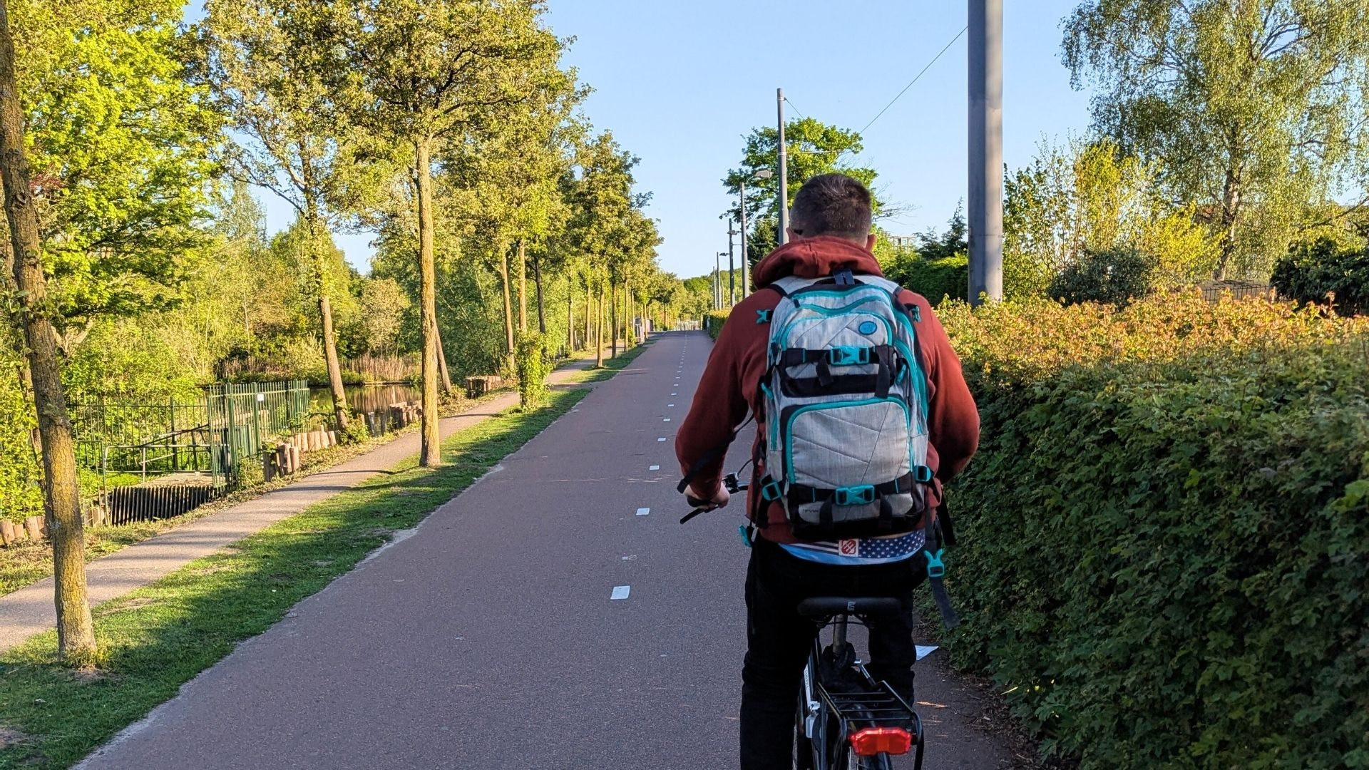 Exploring the city by bike Amsterdam article Elodie