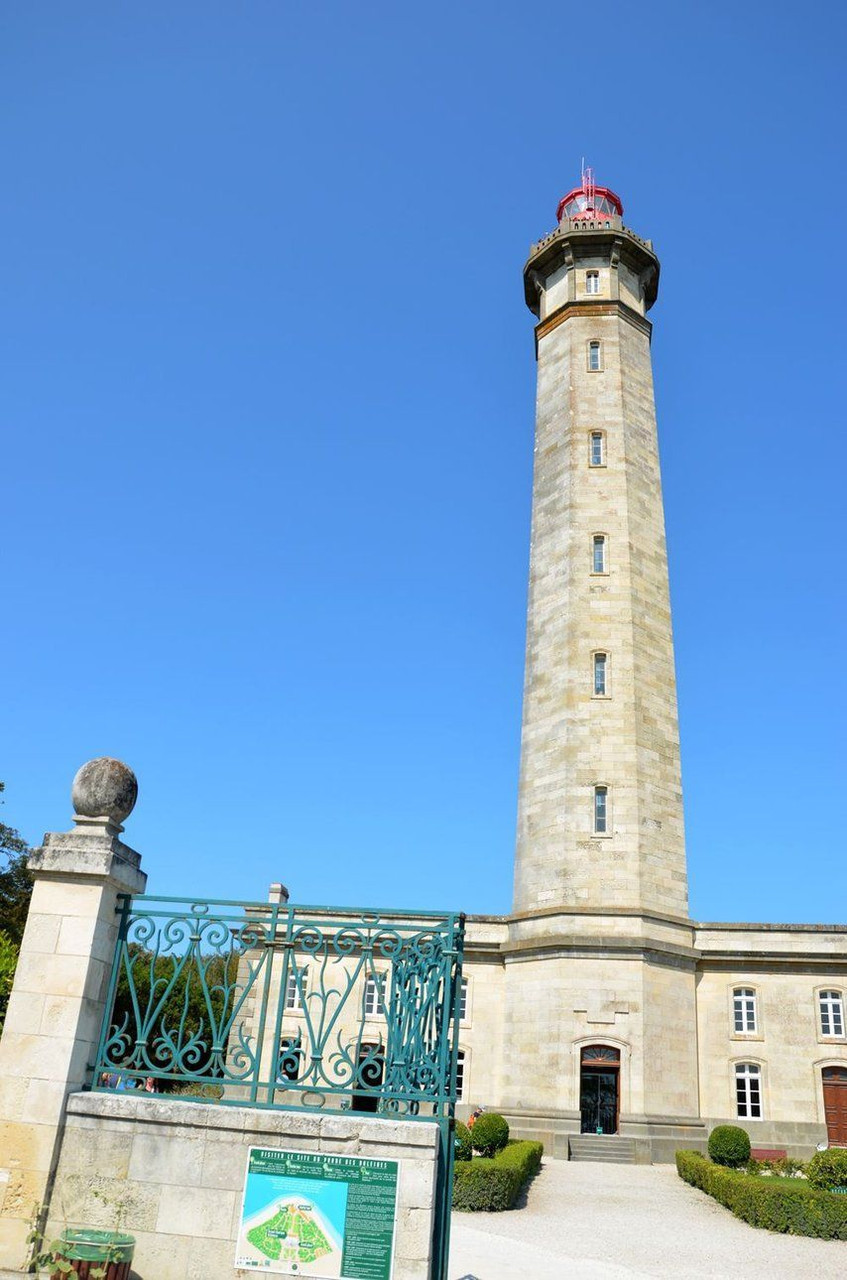 Arriving at Phare des Baleines on Île de Ré