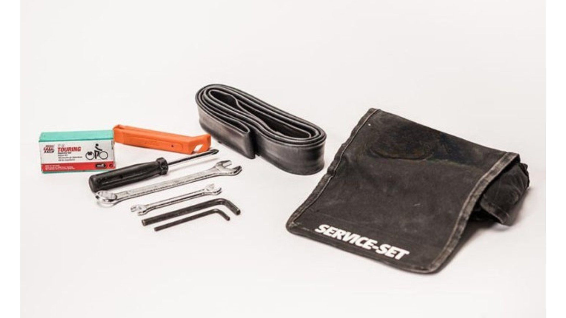 Kit de reparation velo avec chambre a air et outils - Equipement