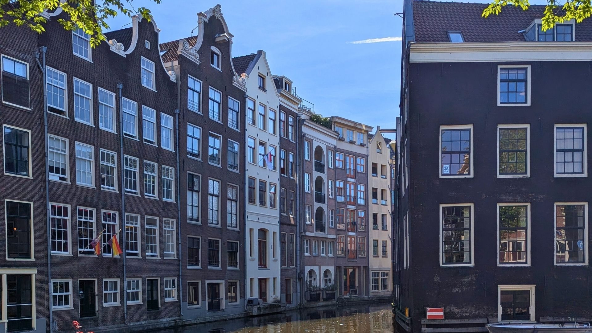 Emblematic canals Amsterdam article Elodie