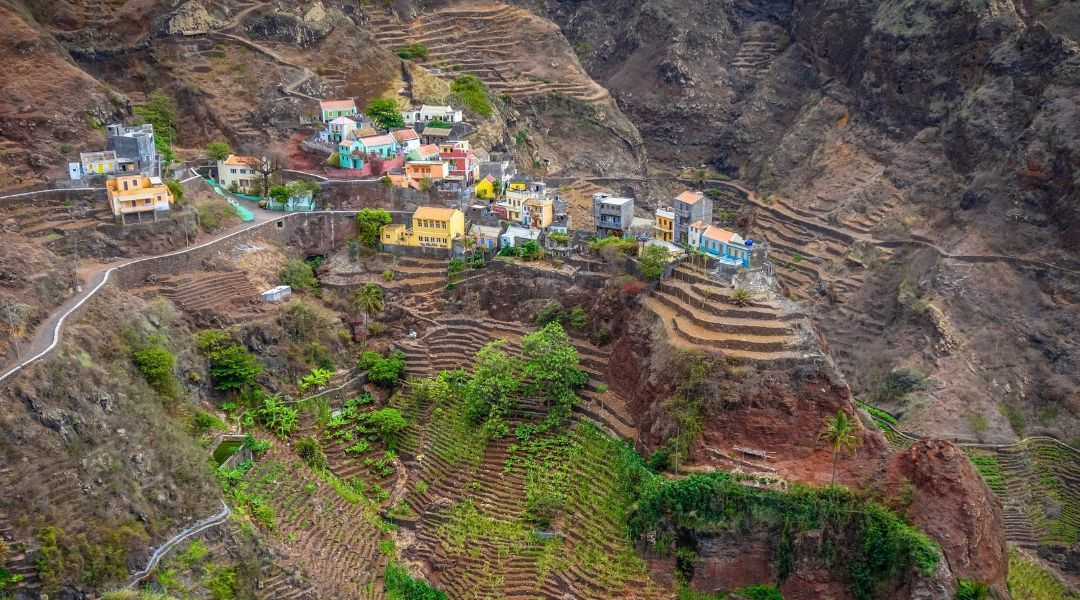 Clifftop village of Fontainhas