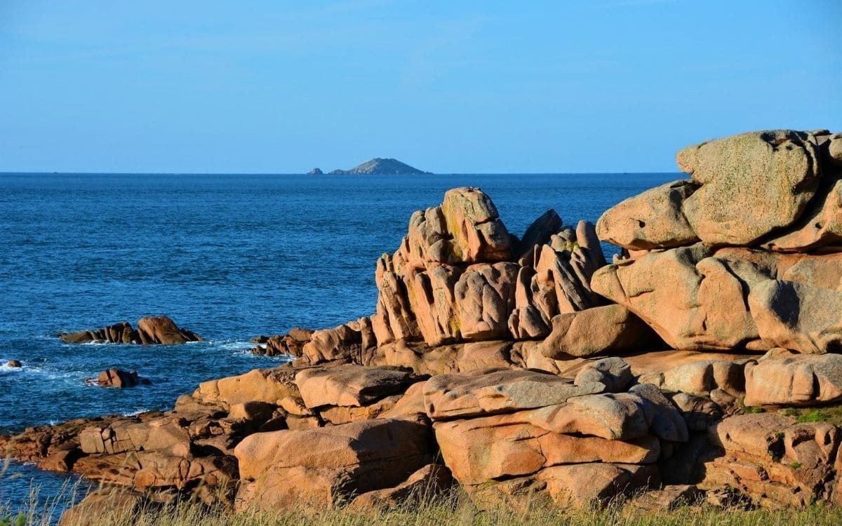 Pink granite rocks by the sea - Côtes-d'Armor, Brittany