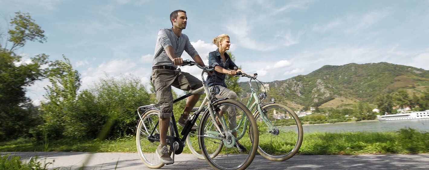 Couple cycling along the Danube - Wachau - Austria