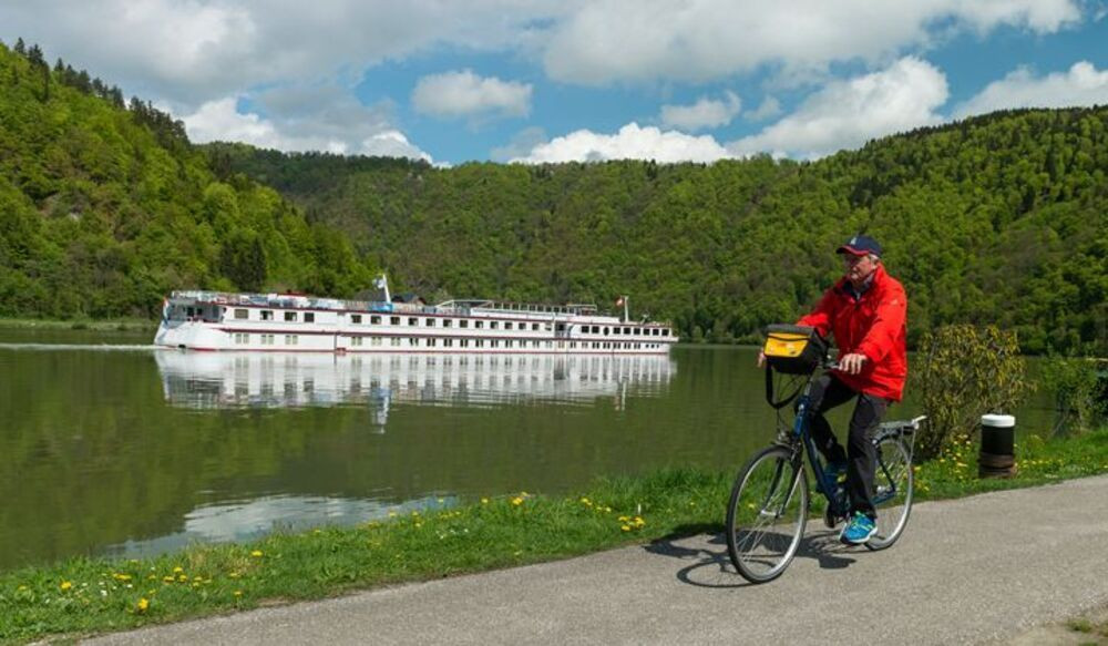 Cycling along the Danube – MS Normandie