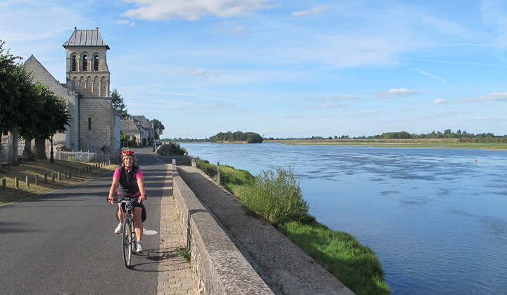 Cyclists at Le Thoureil - Loire by Bike - France