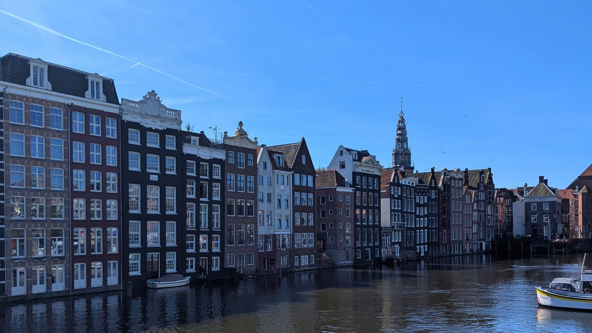 Damrak article Elodie Amsterdam