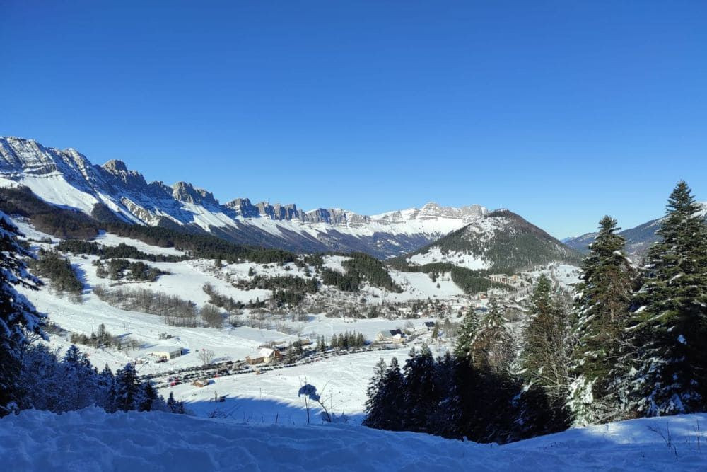 © Adrien Ozanon During the descent, view of the eastern barrier of the Vercors © Adrien Ozanon