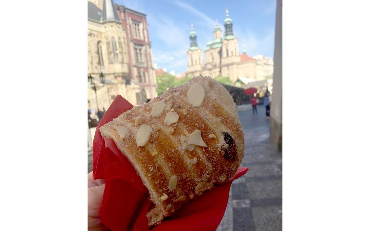 Tasting Trdelník on the Old Town Square