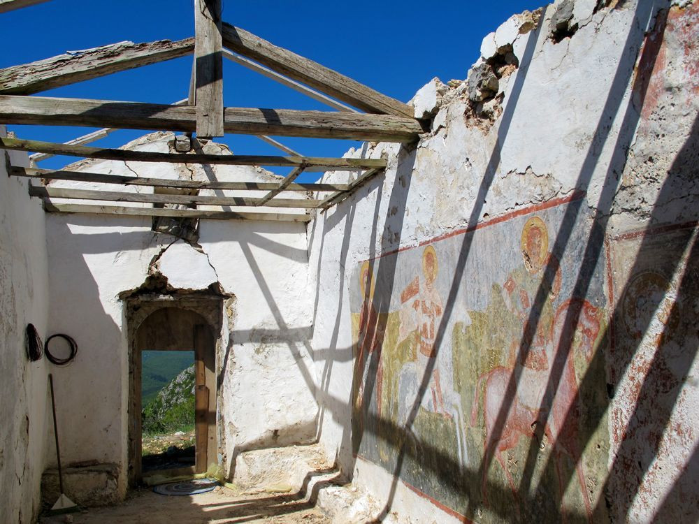© François Ribard Fresco of Taxiarchis chapel on Corfu island © François Ribard
