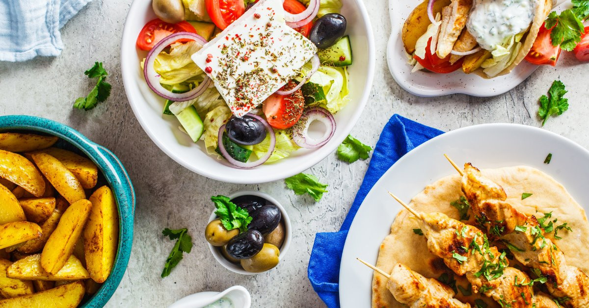 Greek culinary specialties - Salad and skewers - Greece