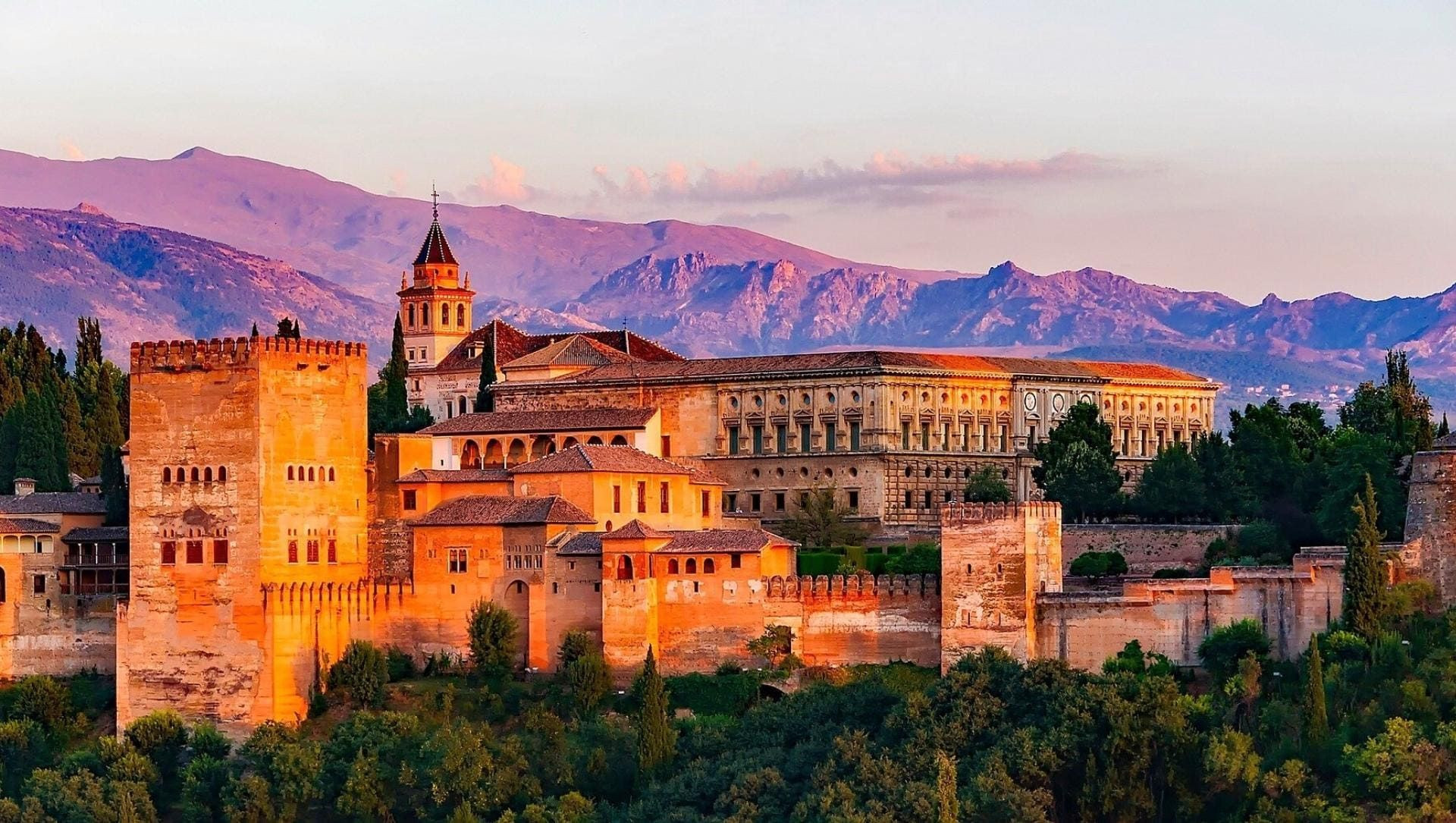 Alhambra palace at sunset - Granada - Andalusia - Spain