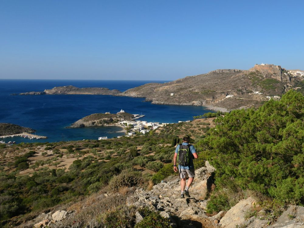Walker above Kapsali Bay