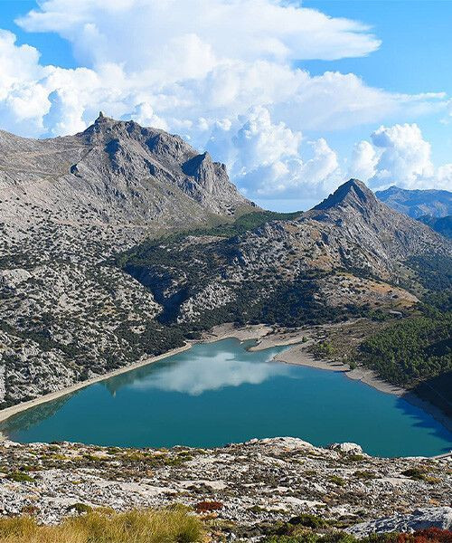 Lake Cuber Adobestock