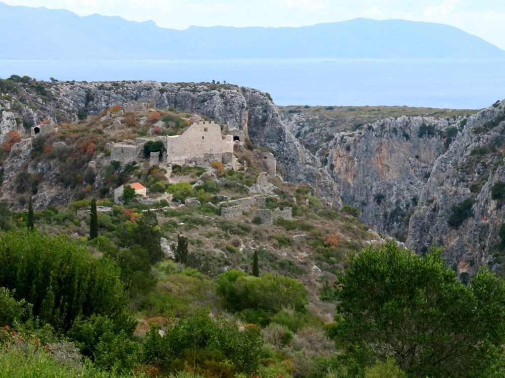 © François Ribard Paleochora Kastro destroyed by Barbarossa on Cythera island © François Ribard