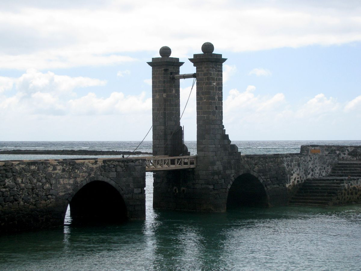 The Las Bolas drawbridge in the harbour