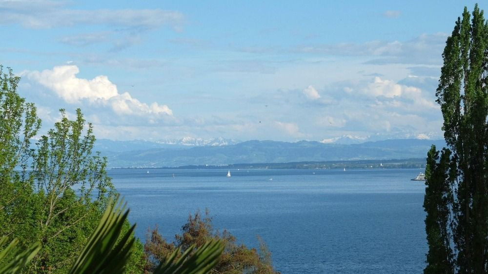 © Unsplash Lake Constance seen from Mainau Island - Germany