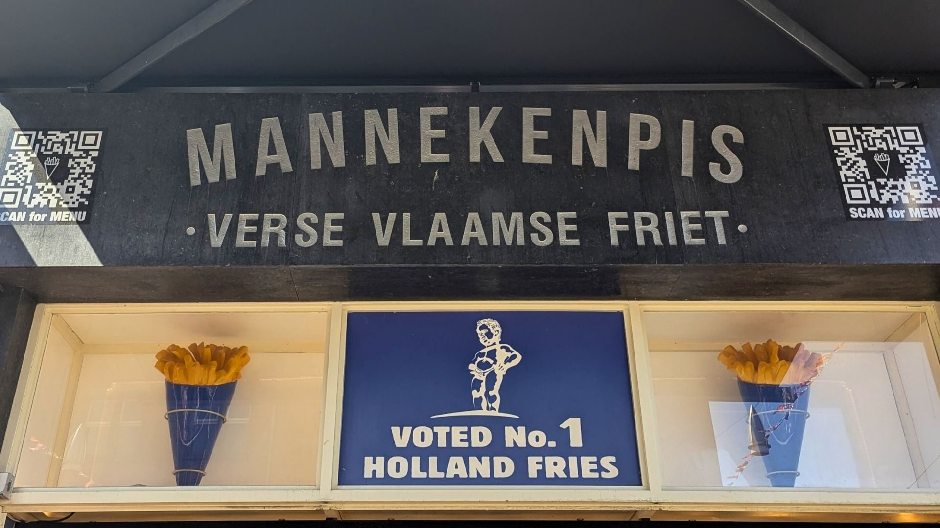 Manneken Pis chip shop Amsterdam article Elodie