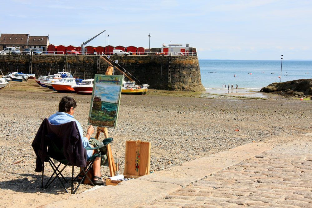 A moment of creativity in Jersey, at Rozel Harbour at low tide © François Ribard
