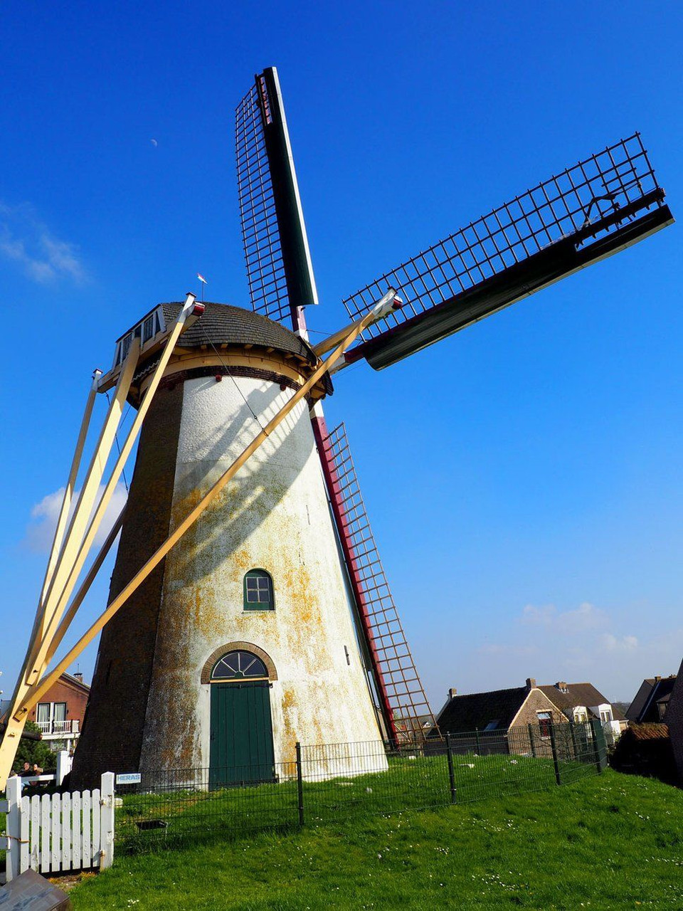 © David Praire Windmill in Oude-Tonge in the Netherlands © David Praire
