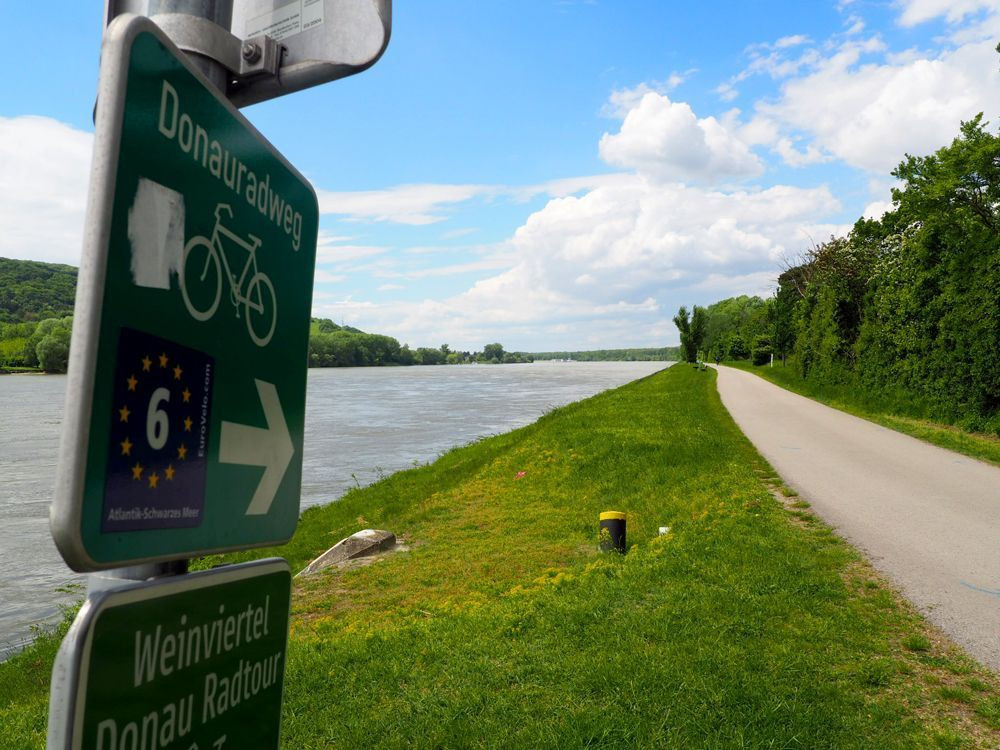 EuroVelo 6 sign