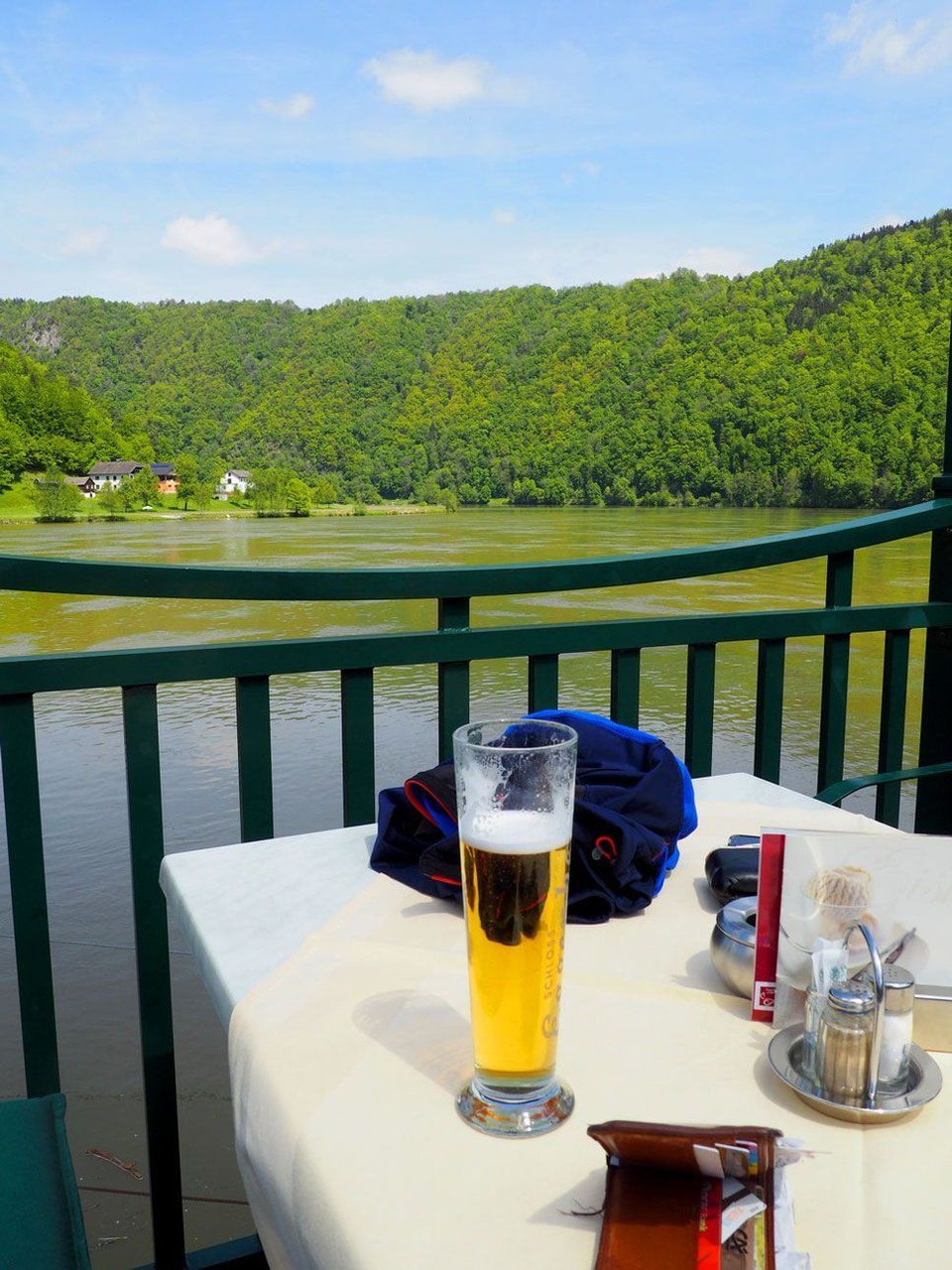 Refreshment break in Schlögen