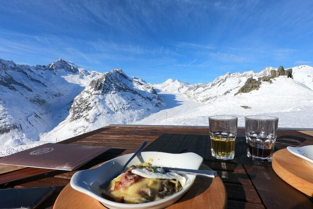 © Oriane Tempé Meal at the mountain restaurant on the Bettmerhorn © Oriane Tempé