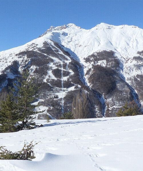 Montagne enneigée en hiver - Alpes - France