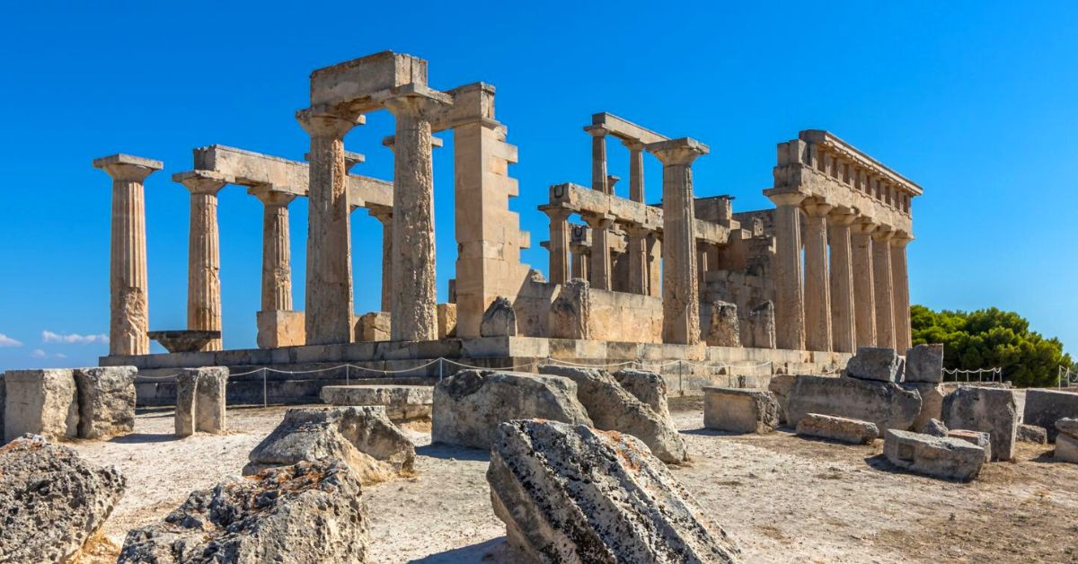 © Adobe Stock Temple of Aphaia on Aegina island - Greece