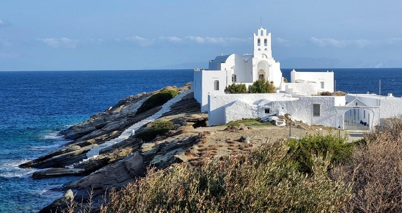 © Anne-Marie Billault The Cyclades in late October - Greece