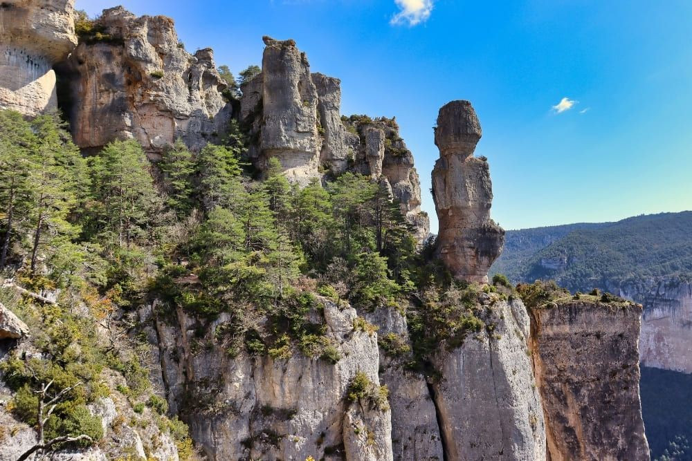 The Vase de Sèvres and the Jonte cliffs on the walk © Claire Durot