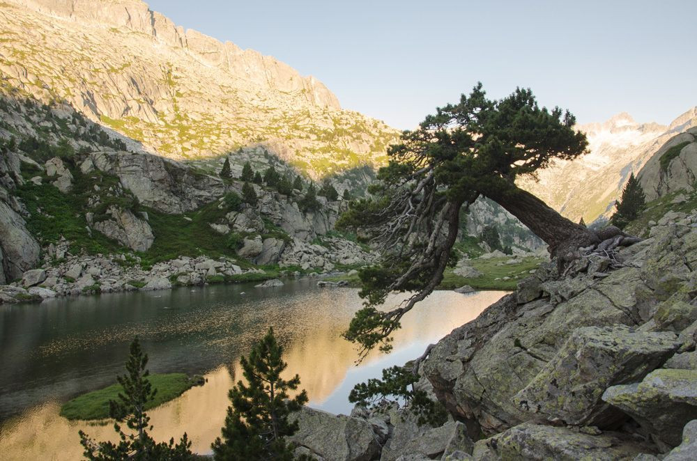 Towards Contraix Pass, Xic de Colieto Lake